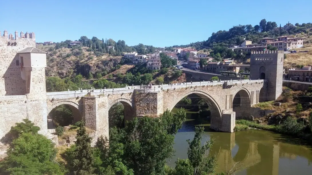 Read more about the article The Best Day Trips From Madrid: Segovia and Toledo