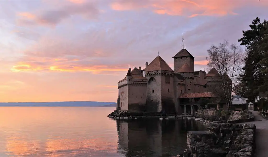 tourist information montreux switzerland